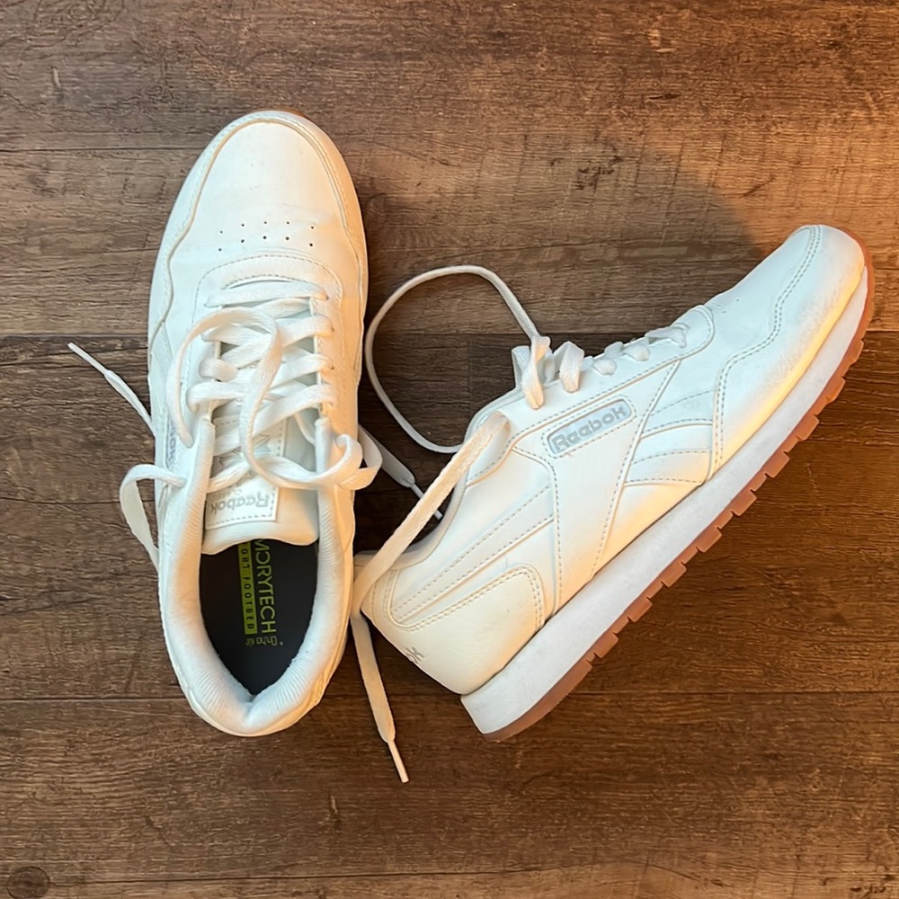 EUC Reebok Classic Harman Running Sneaker White